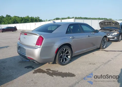 2018 Chrysler 300 300S z USA, uszkodzony, nr VIN 2C3CCABG3JH191564